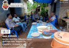 POLSEK-KODI-UTARA-BERSAMA-MASYARAKAT-DAN-PELAJAR-MELAKSANAKAN-GOTONG-ROYONG-PERBAIKAN-JALAN-BERLUBANG
