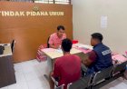 Satreskrim-Polres-Sumba-Barat-Daya-Laksanakan-Tahap-II,-Serahkan-Tersangka-dan-Barang-Bukti-Kasus-Pencurian-dengan-Pemberatan-ke-Kejaksaan