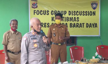 Kapolres-Sumba-Barat-Daya-memberikan-pelatihan-Focus-Group-Discussion-(FGD)