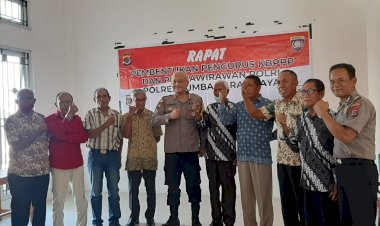 Kapolres-Sumba-Barat-Daya-Menerima-Kunjungan-Silaturahmi-Keluarga-Besar-Purnawirawan-Polri-(KBPP)-dan-Keluarga-Besar-Putra-Putri-Polri-(KBPPP)