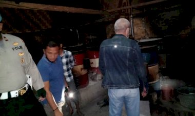 Kapolres-Sumba-Barat-Daya-Terjun-Langsung-Dalam-Operasi-Pekat-Turangga-2020-dan-Berhasil-Amankan-2000-Liter-Miras