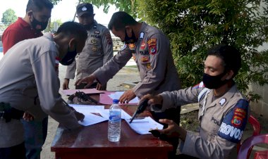 Cegah-penyalahgunaan-Barang-Inventaris,-Polres-Sumba-Barat-Daya-Gelar-Pemeriksaan-Senjata-Api-(Senpi)-Dan-Kendaraan-Roda-II