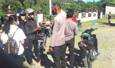 Penertiban-Arus-Lalu-Lintas,-Oleh-Gabungan-Personel-Polres-Sumba-Barat-Daya-Bersama-Dinas-Perhubungan-Kab.-Sumba-Barat-Daya