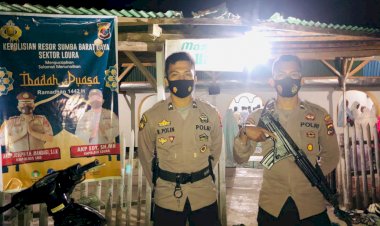 Ciptakan-Situasi-Kamtibmas-Yang-Aman-Dan-Nyaman,-Personel-Polres-SBD-Laksanakan-Pengamanan--Bagi-Umat-Muslim-Yang--Melaksanakan-Sholat-Tarawih