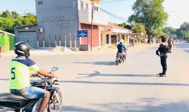 Budayakan-Tertib-Lalu-Lintas,-Polres-Sumba-Barat-Daya-Laksanakan-Pengaturan-Di-Setiap-Persimpangan-Kota-Tambolaka