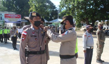 Budayakan-Tertib-Lalu-Lintas,-Kapolres-Sumba-Barat-Daya-Pimpin-Apel-Gelar-Pasukan-Operasi-Zebra-Ranakah-2021
