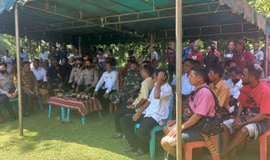 Sebuah-Langkah-Untuk-Menyukseskan-Pesta-Adat-Pasola,-Polres-Sumba-Barat-Daya-Ikut-Serta-Dalam-Rapat-Penentuan-Jadwal-Pasola-Di-Mbuku-Bani
