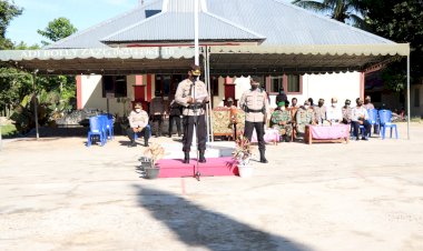 Bersinergi-Untuk-Hadapi-Cuaca-Ekstrem,-Kapolres-Sumba-Barat-Daya-Pimpinan-Apel-Gelar-Pasukan-Penanggulangan-Bencana-Alam