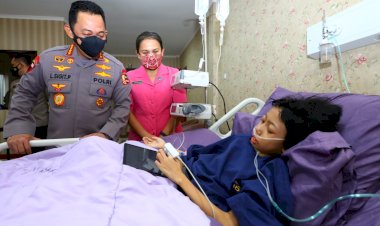 Penuhi-Janji,-Kapolri-Jenguk-Sinta-Aulia-Anak-yang-Sakit-Tumor-Kaki
