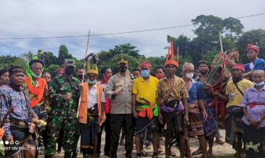Melestarikan-Budaya-Leluhur,-Kapolres-Sumba-Barat-Daya-Terjun-Langsung-Dalam-Pengamanan-Pesta-Adat-Pasola