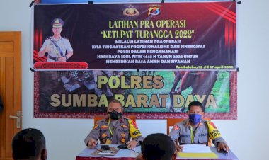 Optimalkan-Pelayanan-Jelang-Idul-Fitri,-Wakapolres-SBD-Pimpin-Latihan-Pra-Ops-Ketupat-Turangga-2022