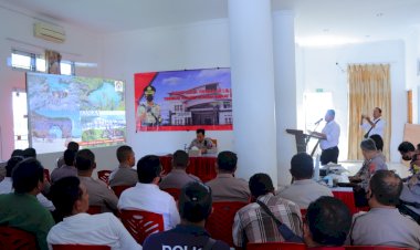 Tingkatkan-Kinerja-Jajaran-Personel,-Kapolres-SBD-Pimpin-Rapat-Analisa-dan-Evaluasi-Bulanan