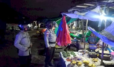 Jelang-Perayaan-Idul-Adha-Sat-Sabhara-Polres-SBD-Rutin-Laksanakan-Patroli-Malam