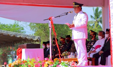 Memperingati-HUT-RI-Ke-77--Bupati-SBD-Selaku-Inspektur-Upacara-Pimpin-Upacara-17-Agustus-2022