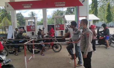 Pasca-Kenaikan-Harga-BBM-Polres-SBD-Perketat-Pengamanan-SPBU