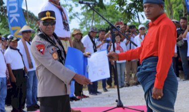 Memperingati-HUT-Provinsi-NTT-Ke-64,-Kapolda-NTT-Terima-Hibah-Tanah-Dari-Yohanis-Yora-Haghe