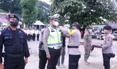 Apel-Gelar-Pasukan-Persiapan-Nataru,-Wakapolres-SBD-Bacakan-Amanat-Kapolri