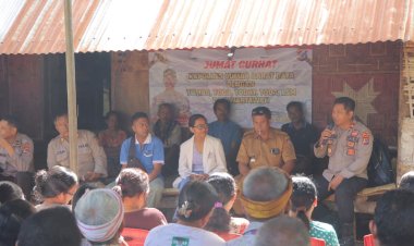 Duduk-Di-Rumah-Panggung-Wakapolres-SBD-Dengar-Keluhan-Masyarakat-Wepangali