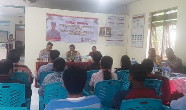 Wakapolres-SBD-Kembali-Terima-Keluhan-Masyarakat-Melalui-Program-Jum’at-Curhat