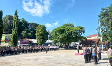 Bangun-Interaksi-Positif-Yang-Konsisten,-Kapolres-SBD-Pimpin-Apel-Pengukuhan-Polisi-RW