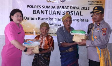 Jalin-Silaturahmi-Bersama-Masyarakat,-Polres-SBD-Melaksanakan-Bakti-Sosial-Jelang-Hari-Bhayangkara-Ke-77