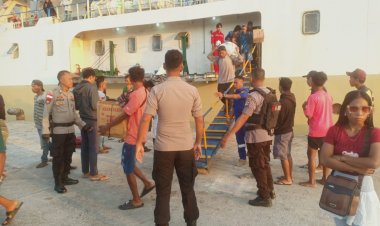 Cipta-Kenyamanan,-Pospol-KP3-Laut-Waikelo-Rutin-Patroli-Dan-Pengawasan--Di-Pelabuhan