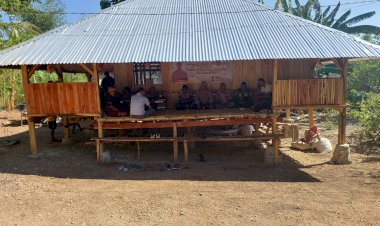 Hindari-Berita-Hoax,-Kasat-Binmas-Polres-SBD-Himbau-Saat-Jum'at-Curhat