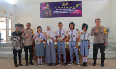 Safari-Kamtibmas,-Kapolda-NTT-Irjen-Pol.-Drs-Johni-Asadoma,-M.-Hum.-Berikan-Motivasi-Kepada-Siswa-Siswi-SMK-Pancasila-Tambolaka