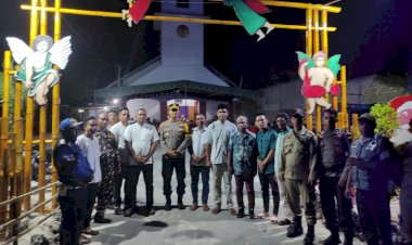 Pastikan-Perayaan-Natal-Aman,-Kapolres-SBD-Terjun-Langsung-Dalam-Pengamanan-Gereja