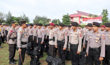 Pastikan-Pemilu-2024-Berjalan-Aman-dan-Lancar,-Kapolda-NTT-Geser-Ratusan-Anggotanya-BKO-Sembilan-Polres-Amankan-TPS