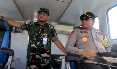 Pastikan-berjalan-Aman-dan-Lancar,-Kapolda-NTT-Pantau-Langsung-Pengamanan-Prosesi-Laut-Anta-Tuan-di-Kapela-Tuan-Meninu