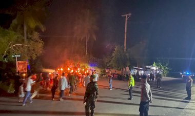 Jamin-Pawai-Obor-dan-Takbir-Keliling-Aman,-Polres-SBD-Bersinergi-Dengan-Stakeholder-Dalam-Pengamanan