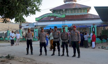 Polres-SBD-Jamin-Pelaksanaan-Sholat-Idul-Adha-1445-H/2024-Berjalan-Aman-dan-Nyaman