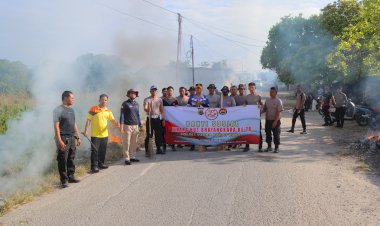 Peduli-Lingkungan,-Polres-SBD-Gencarkan-Bakti-Sosial-di-Pasar-Ombakomi