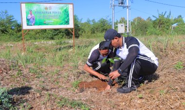 Peduli-Kelestarian-Alam,-Kapolres-SBD-Pimpin-Penanaman-Anakan-Pohon-Jelang-HUT-Bhayangkara-Ke-78
