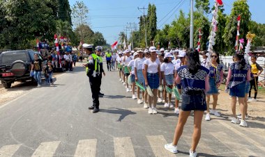 Karnaval-17-Agustus-2024-Personel-Polres-SBD-Hadirkan-Kenyamanan-Dengan-Pengaturan-Arus-Lalin-dan-Pengamanan
