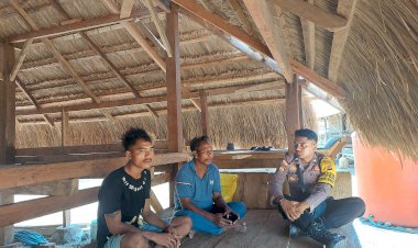 Pilkada-2024:-Bhabinkamtibmas-Polsek-Kodi-Bangedo-Ajak-Warga-Ciptakan-Keamanan-dan-Kenyamanan