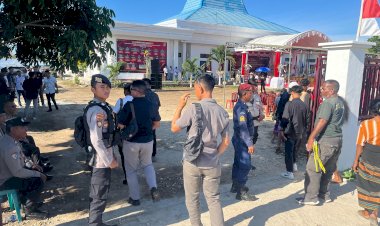 Polres-SBD-Sukses-Dalam-Pengamanan-Pengundian-Nomor-Urut-Pasangan-Calon-Bupati-Dan-Wakil-Bupati-Sumba-Barat-Daya