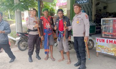 Patroli-Cipta-Kondisi-Pasca-Usai-Rekapitulasi-Perolehan-Suara-Pilkada-Di-KPUD,-Personel-Polres-SBD-Amankan-Senjata-Tajam-Yang-Di-Bawa-Bukan-Pada-Tempatnya