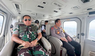 Kapolri-dan-Panglima-TNI-dan-Para-Menteri-Pantau-Jalur-Mudik-via-Udara,-Pastikan-Lalu-Lintas-Lancar