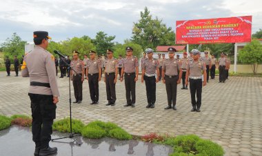 Kapolres-SBD-Apresiasi-Atas-Kenaikan-Pangkat-Setingkat-Lebih-Tinggi-Bagi-Anggota-Polres-SBD