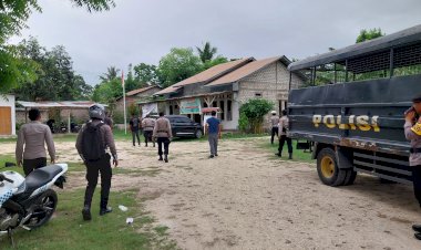 Hadirkan-Kenyamanan,-Satuan-Sabhara-Polres-Sumba-Barat-Daya-Rutin-Laksanakan-Patroli-Dialogis