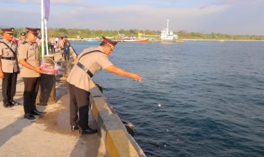 Polres-Sumba-Barat-Daya-Gelar-Upacara-Tabur-Bunga-Peringati-HUT-Bhayangkara-ke-79