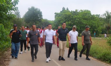 Meriahkan-HUT-Bhayangkara-Ke-79,-Wakil-Bupati-Sumba-Barat-Daya-Ikut-Serta-Dalam-Jalan-Sehat-dan-Senam-Bersama-TNI-POLRI-dan-Masyarakat