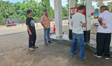 SAT-RESKRIM-POLRES-SUMBA-BARAT-DAYA-PASTIKAN-KUALITAS-BBM-DI-SPBU-MEMENUHI-STANDAR