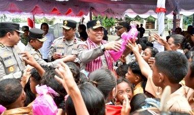 Wakapolri-Bersama-Perwakilan-Akpol-’90-Dhira-Brata-Resmikan-Sumur-Bor-dan-Serahkan-Bantuan-untuk-2.983-Warga-Pengungsi-Lewotobi-di-Huntara-II-Konga