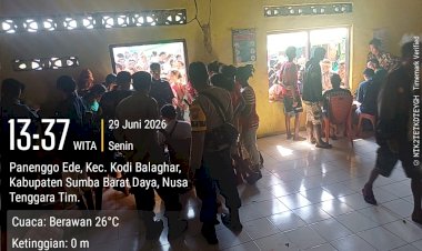 Bhabinkamtibmas-Polres-Sumba-Barat-Daya-Amankan-Penyaluran-Bansos-Sembako-dan-PKH-bagi-3.139-Penerima-di-Kodi-Balaghar