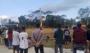 Polsek-Wewewa-Timur-Amankan-Turnamen-Sepak-Bola-Mini-GKS-Jemaat-Tanah-Kombuka,-Berlangsung-Aman-dan-Lancar