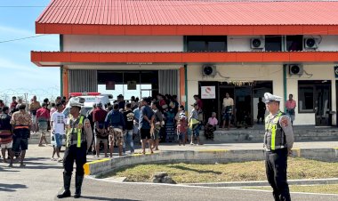Satlantas-Polres-Sumba-Barat-Daya-Laksanakan-Pengawalan-Jenazah-Almarhum-K.-Lere,-S.H.-Berjalan-Aman-dan-Lancar