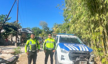 Satlantas-Polres-Sumba-Barat-Daya-Kawal-Prosesi-Pindah-Adat,-Perjalanan-Rombongan-Berlangsung-Aman-dan-Lancar